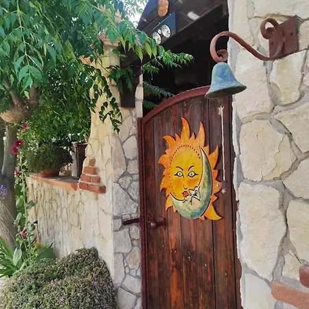 Uccia Villa *