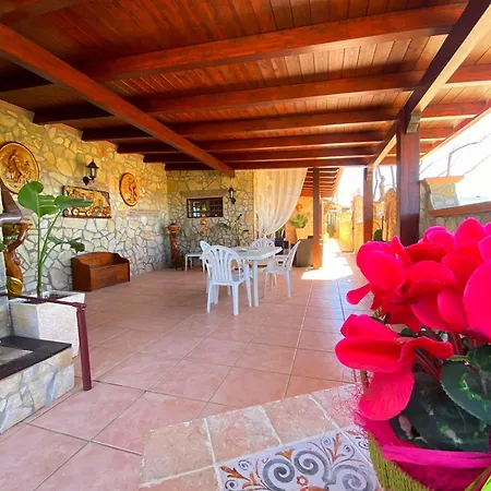 Uccia Villa San Pietro in Bevagna